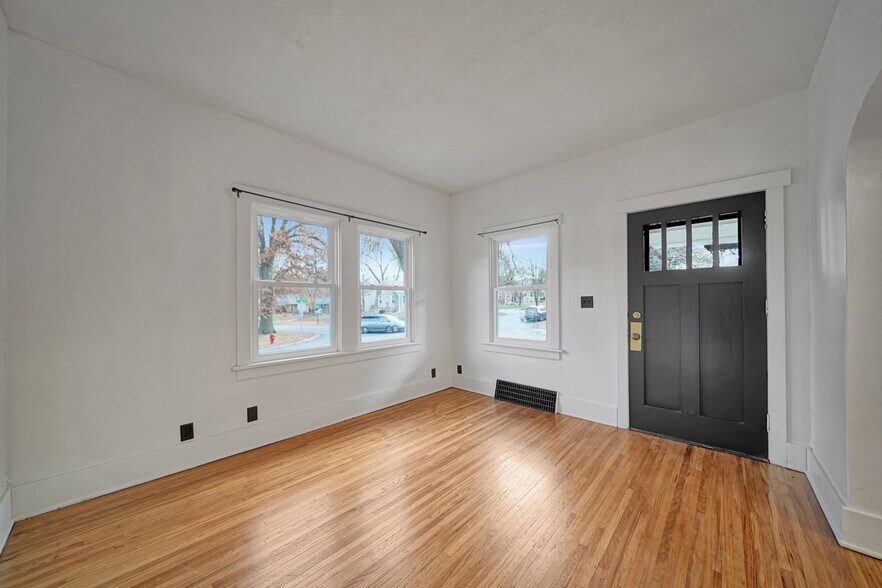 Building Photo - 3940 J St