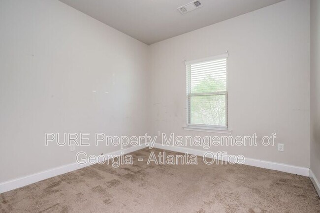 Building Photo - 155 Mandy Ln