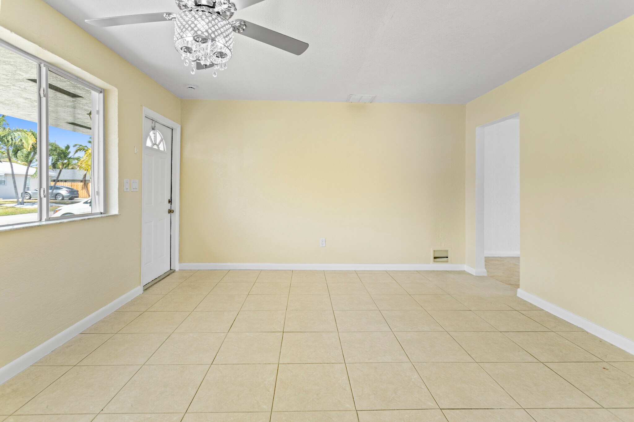 Building Photo - 1831 SW 97th Ter