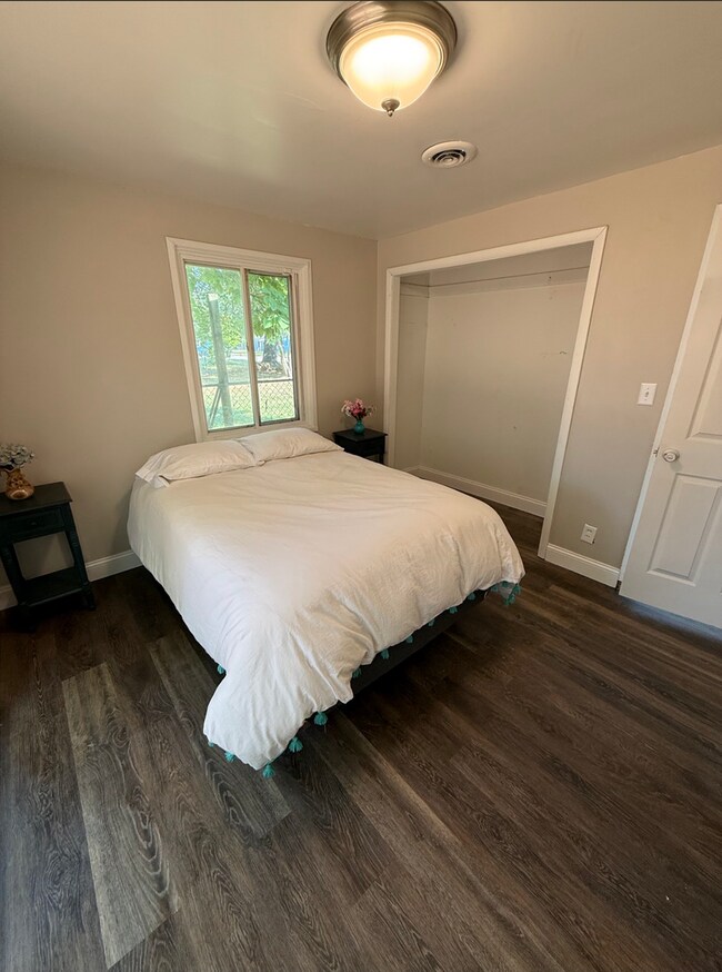 Building Photo - LAND CONTRACT (RENT-TO-OWN)