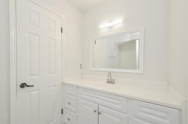 Building Photo - 5303 Lost Forest Dr