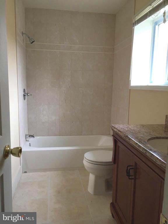 Building Photo - 9204 Bardon Rd