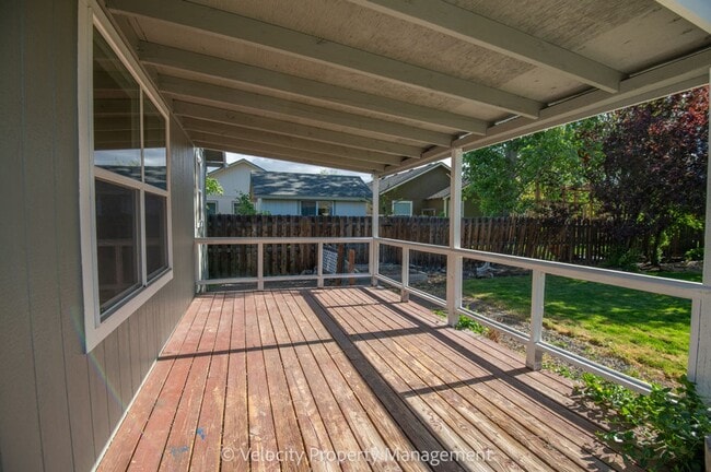 Building Photo - Remodel SW Redmond Home