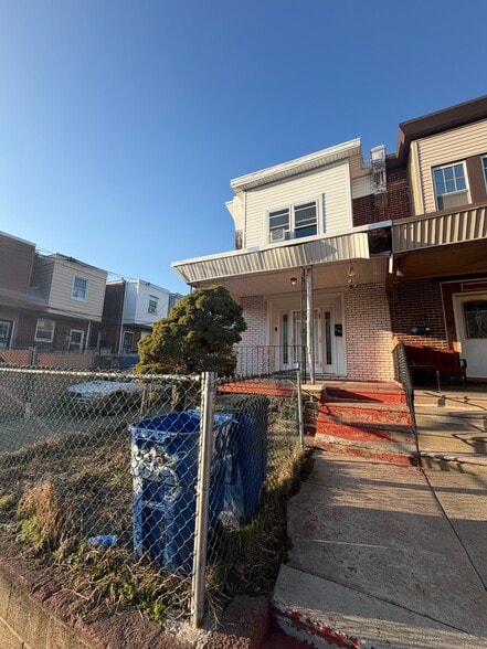 Building Photo - 313 E Eleanor St