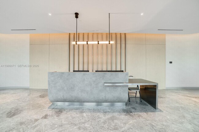 Building Photo - 9221 E Bay Harbor Dr