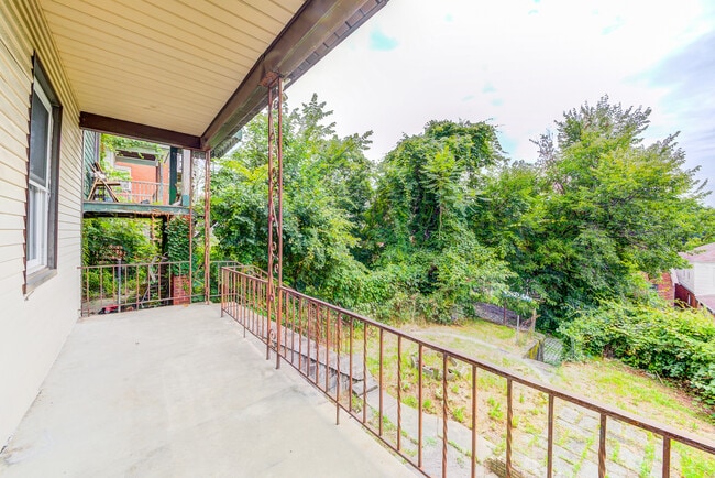 Building Photo - 103 Harwood St