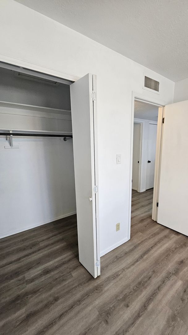Building Photo - 3 bed 1.5 bath