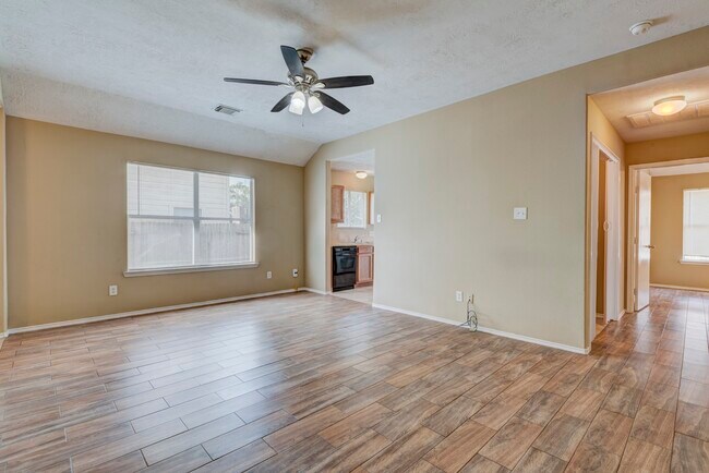 Building Photo - 1402 Sycamore Leaf Way