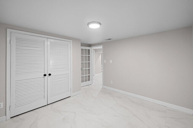 Building Photo - 6609 Heidi Ct