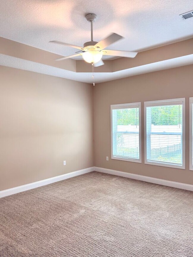Building Photo - 124 The Villas Wy