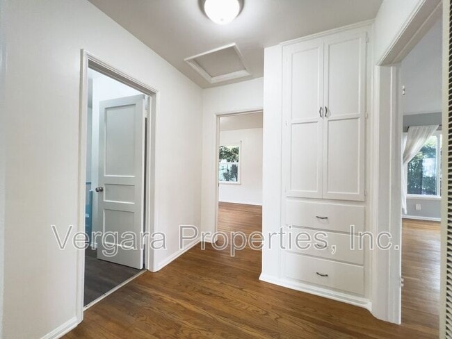 Building Photo - 623 Camino Real