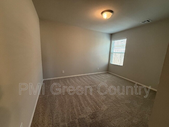 Building Photo - 8506 E 161st Pl S