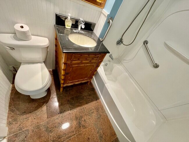 Building Photo - 49 Wellington Rd