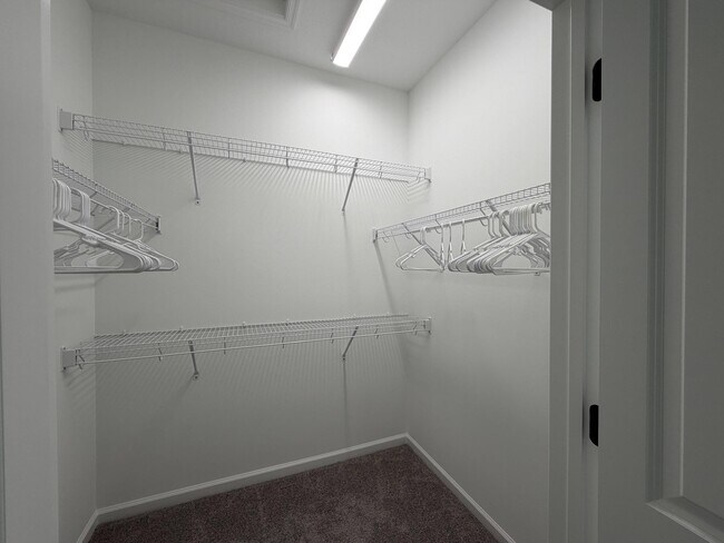 Building Photo - 4402 Longwood Lake Sq