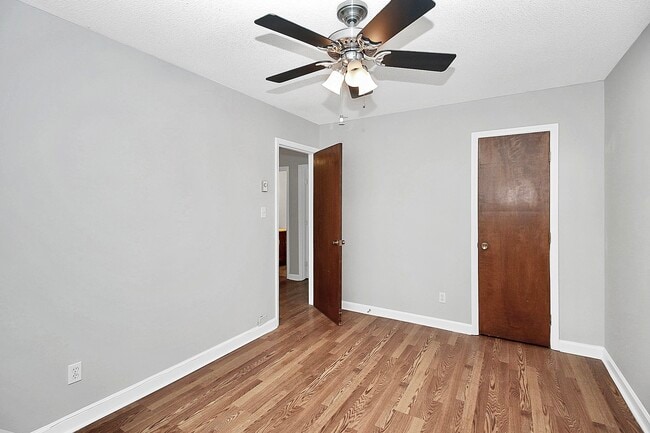 Building Photo - 8428 Clear Meadow Ln