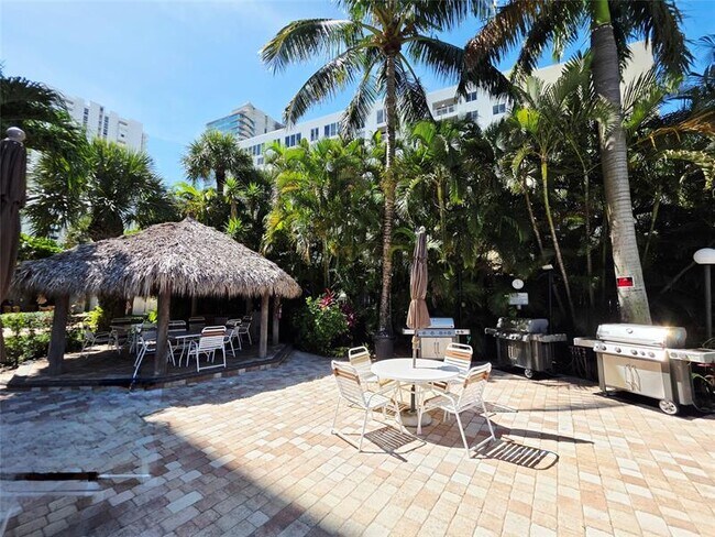 Building Photo - 1361 S Ocean Blvd