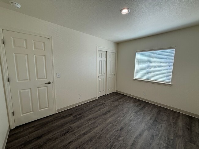 Building Photo - Brand New Upstairs 2 Bedroom Apartment