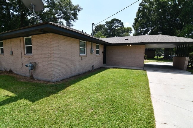 Building Photo - Newly updated, 3 bedroom, 1.5 bath home in Baker