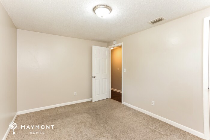 Building Photo - 6019 Verdes Rd
