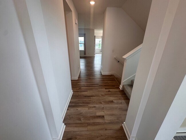 Building Photo - Home For Rent Papillion