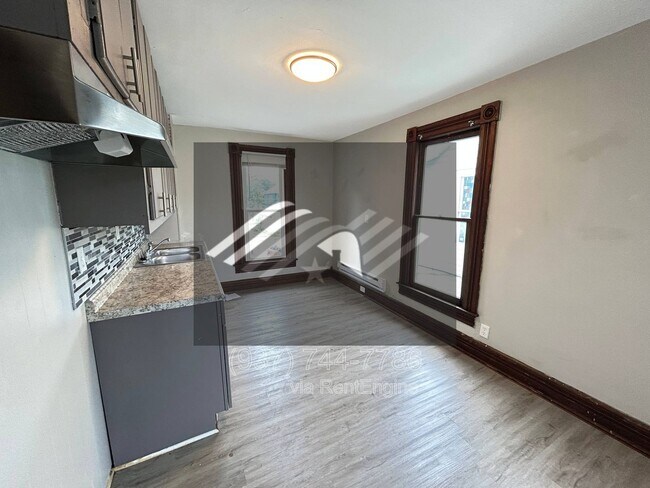 Building Photo - 224 Baltimore St