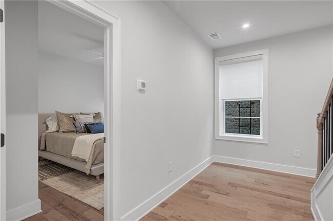 Building Photo - 2143 Burnside Dr NW