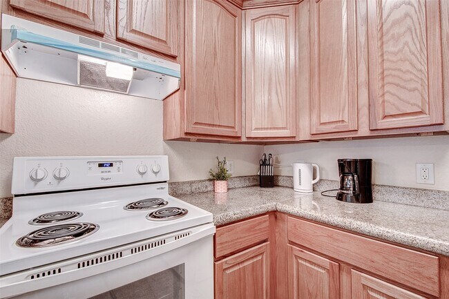 Building Photo - 9400 Bellaire Blvd