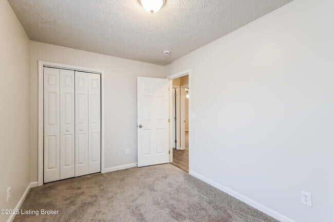 Building Photo - 10103 Lancewood Rd