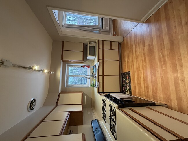 Building Photo - 7400 N Sheridan Rd