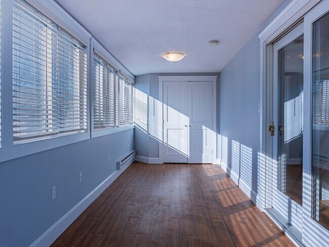 Building Photo - 8 Putnam Rd