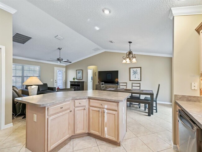 Building Photo - 1095 Blythe Way