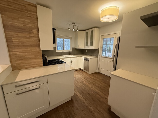 Kitchen - 430 Wimbledon Road Northeast