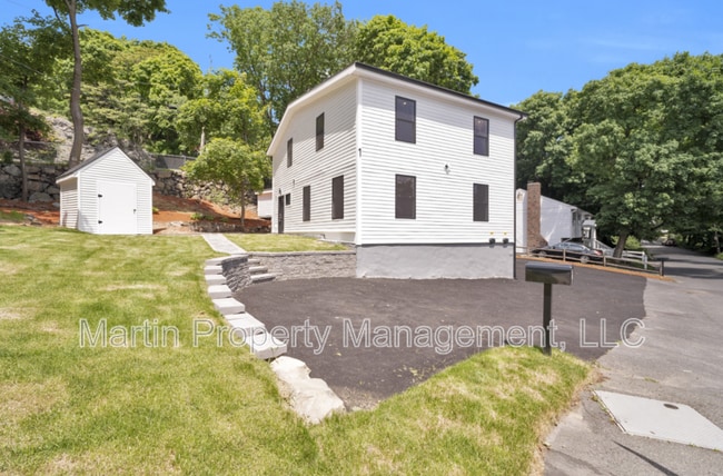 Building Photo - 1 Rockingham Ave