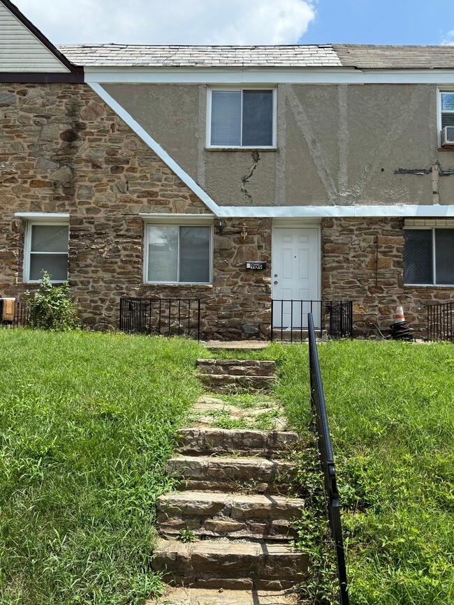 Primary Photo - 4909 Chalgrove Ave