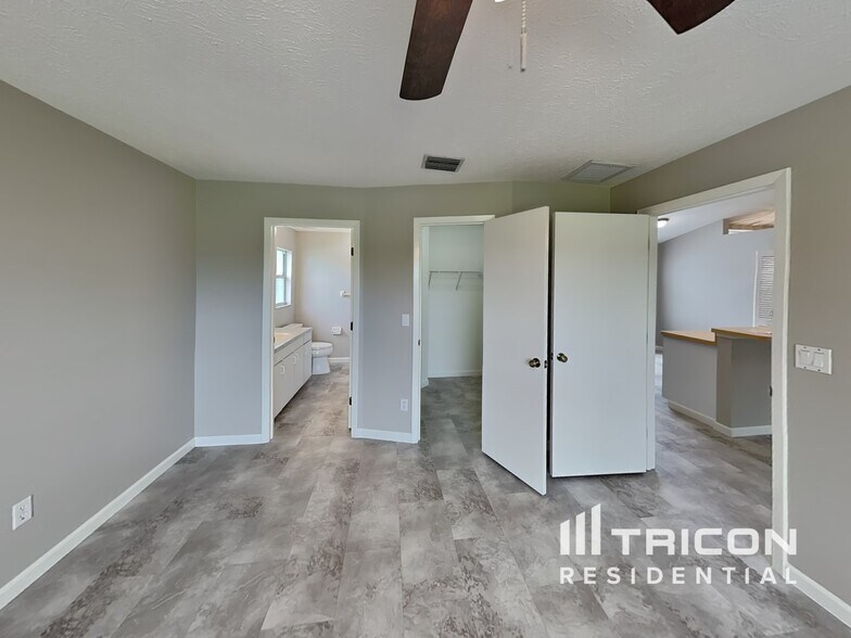Building Photo - 6504 64th Ln E