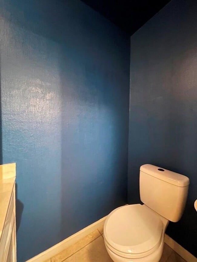 Building Photo - 2-bedroom 2 full bathroom condo in desirab...