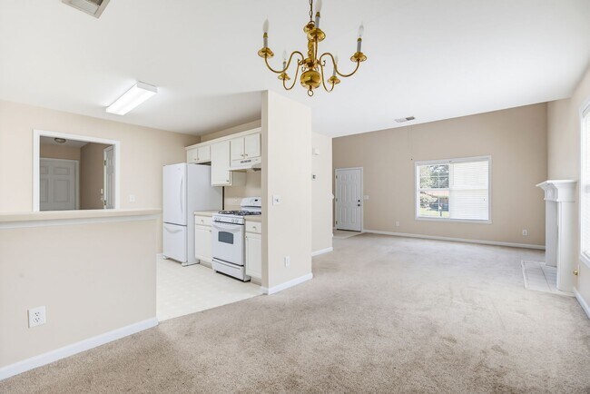 Building Photo - 181 Stoneforest Dr