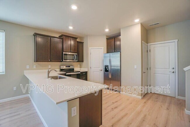 Building Photo - 7104 NE 155th Pl