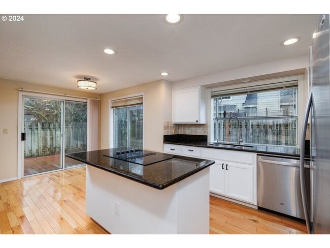 Building Photo - Bright, Open Living with Vaulted Ceilings ...