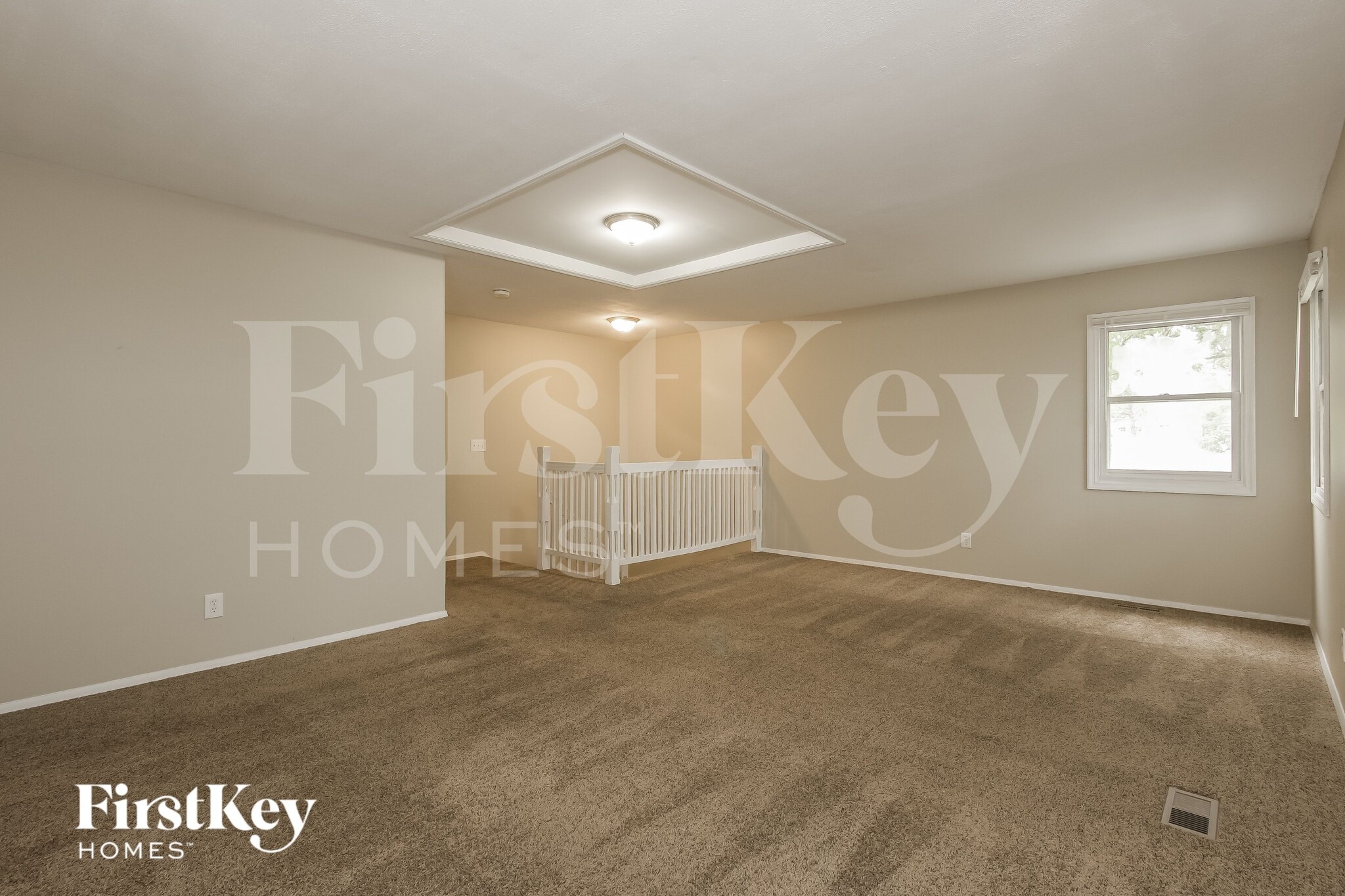 Building Photo - 611 W Oakwood Dr