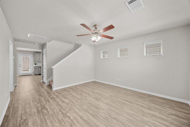 Building Photo - Sorrento Free Standing Home/Condominium - ...