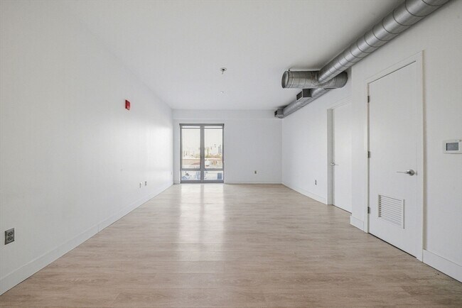 Building Photo - 9 Medford St