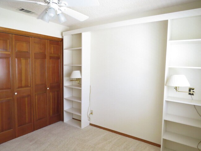 Building Photo - Fabulous Find!