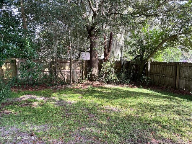 Building Photo - 8271 Halls Hammock Ct