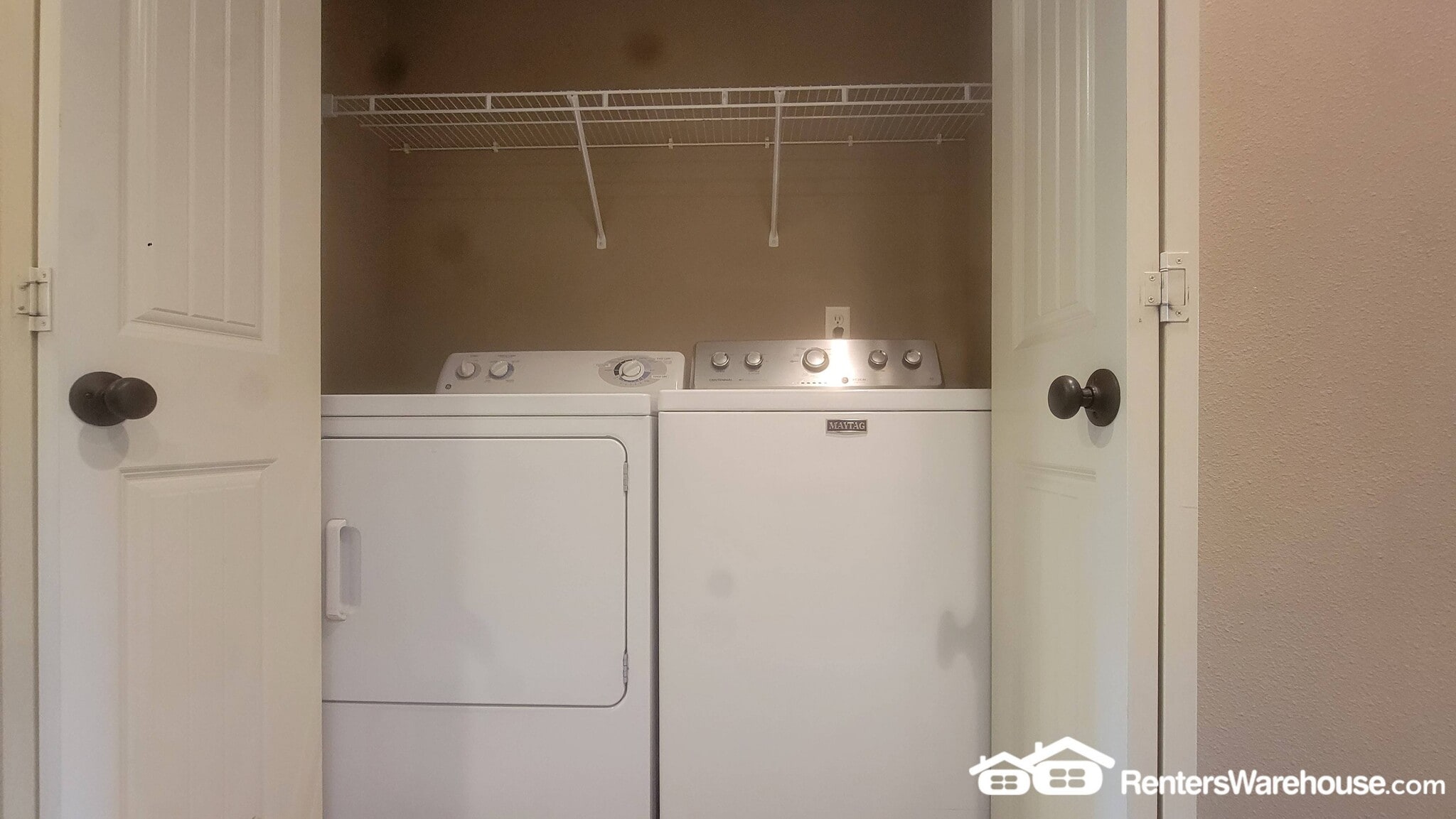 Building Photo - 2816 Lake Ave