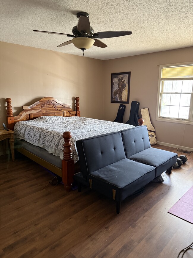 Building Photo - 945 Keys Ferry Rd