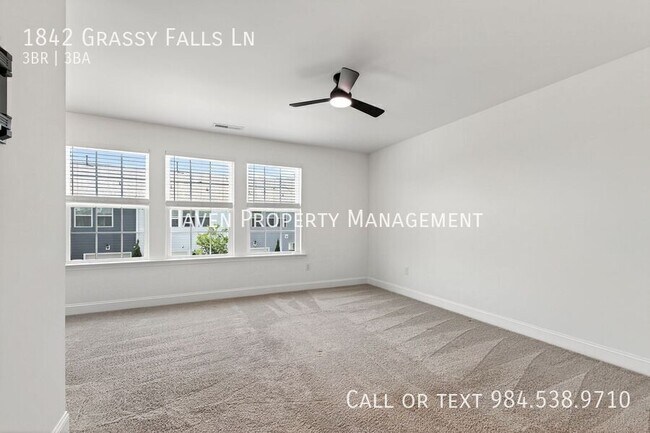 Building Photo - 1842 Grassy Falls Ln