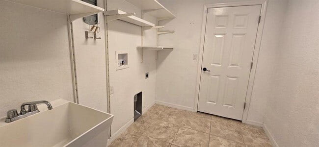 Building Photo - 5906 SW 172nd Loop