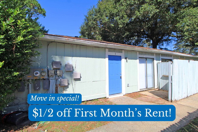 Building Photo - Updated 2-Bedroom Apartment with Private Patio and Move-In Special! –1/2 Off First Month Rent!