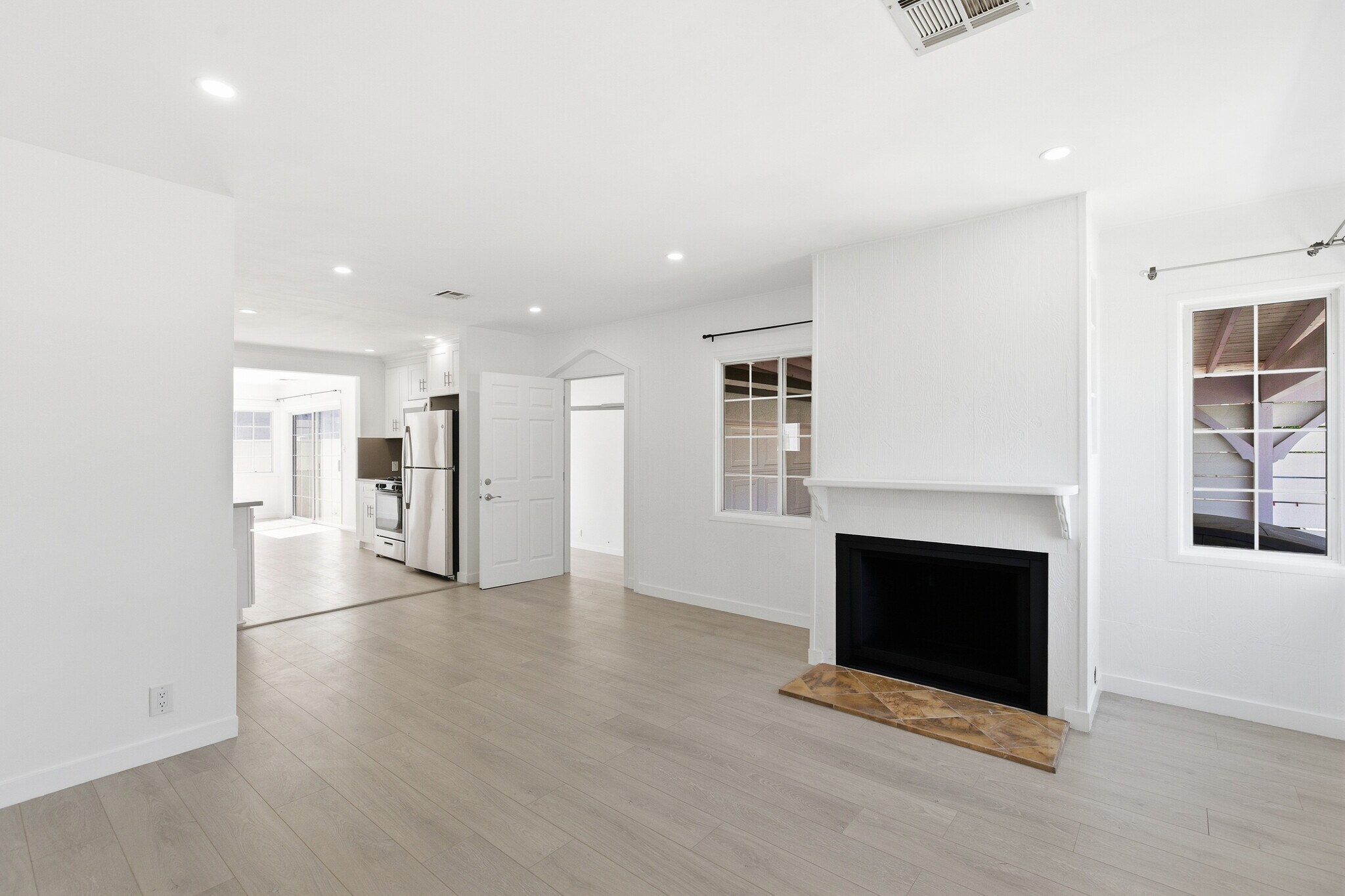 Building Photo - 17418 Califa St